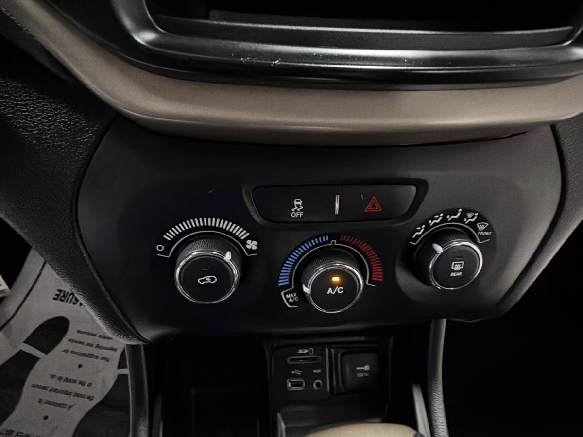 Used 2017 Jeep Cherokee Altitude image 20