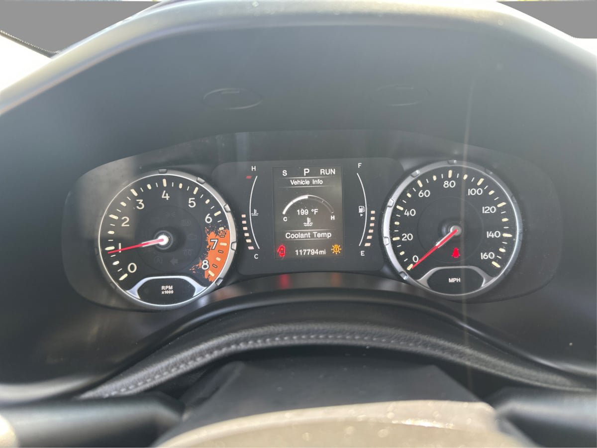 Used 2016 Jeep Renegade 75th Anniversary AWD/4WD image 23