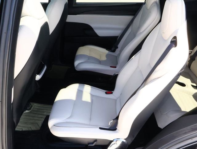 Used 2022 Tesla Model X Plaid image 22