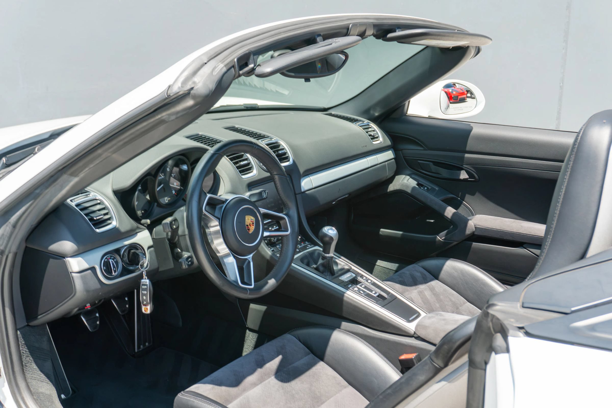 Used 2016 Porsche Boxster Spyder RWD image 18