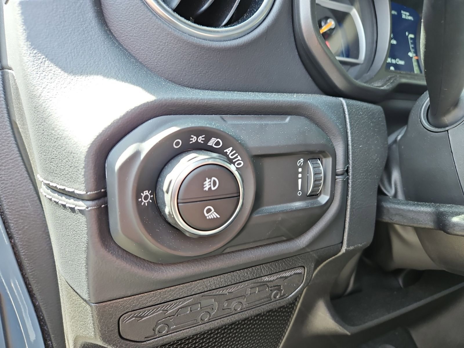 Used 2025 Jeep Gladiator Sport AWD/4WD image 22
