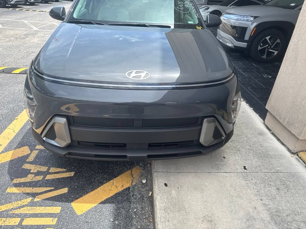 Used 2025 Hyundai Kona SEL FWD image 8
