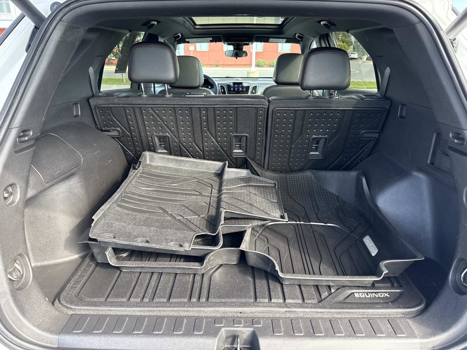 Used 2023 Chevrolet Equinox RS w/ RS Leather Package image 20