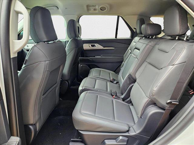 New 2025 Ford Explorer Active w/ Active Comfort Package image 16