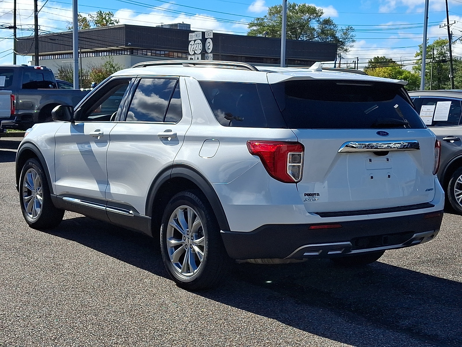 Used 2023 Ford Explorer XLT w/ Equipment Group 202A AWD/4WD image 7