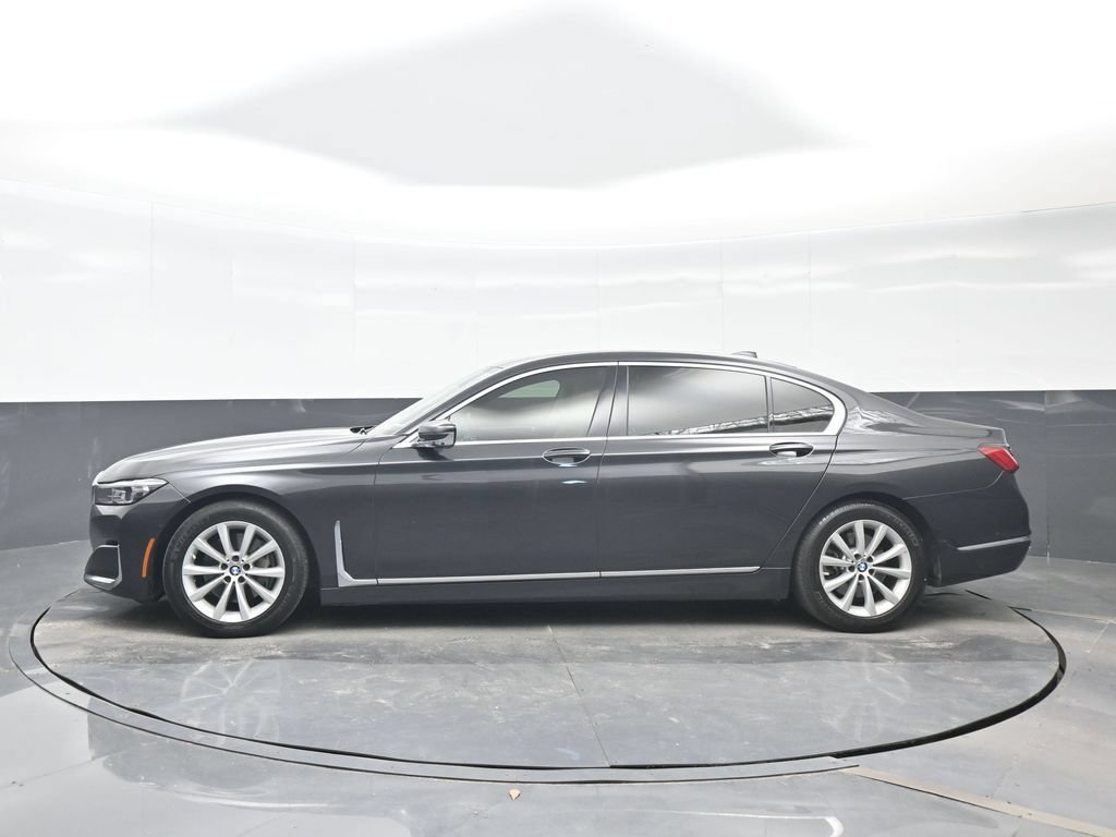 Used 2021 BMW 740i w/ Premium Package RWD image 3