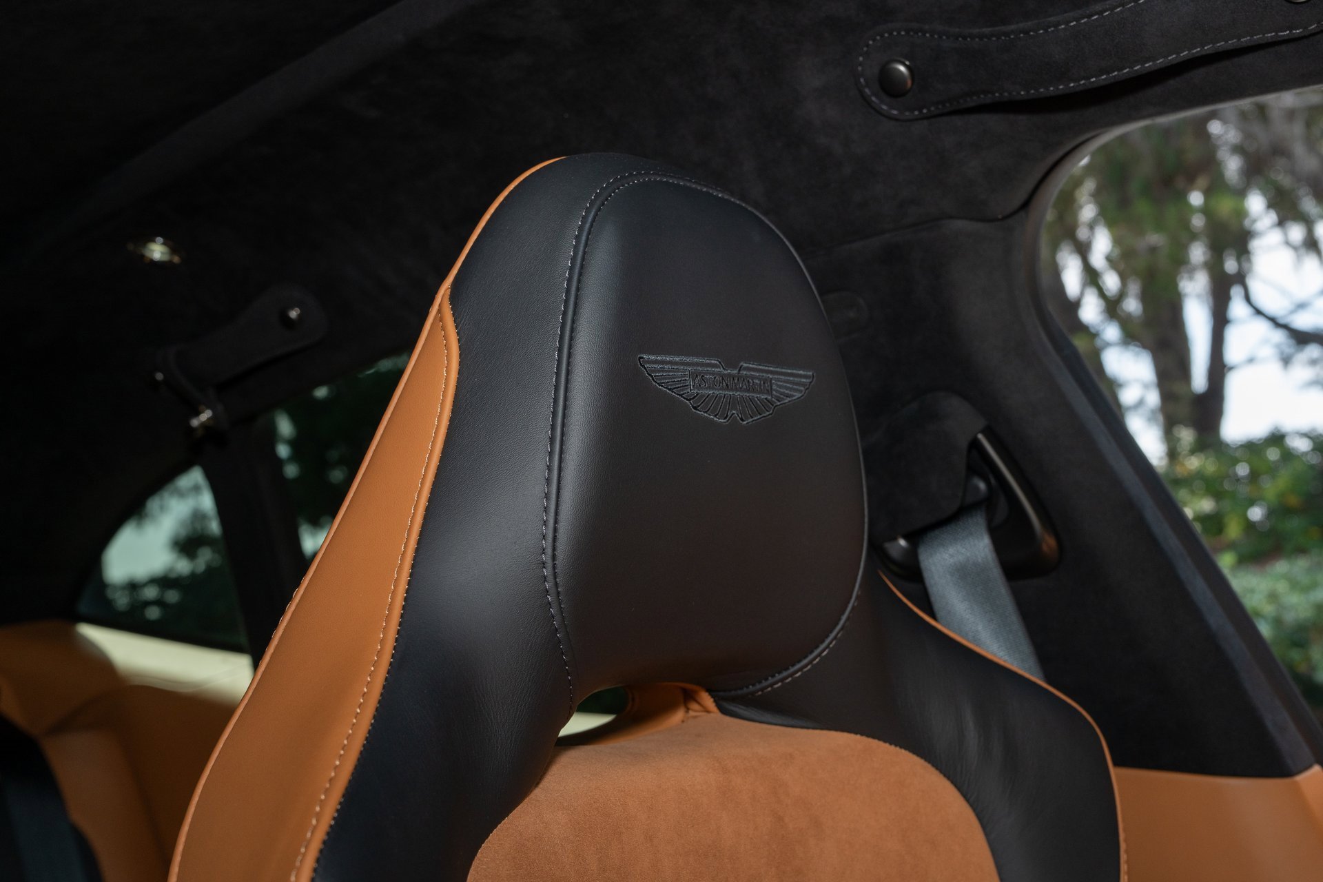 Used 2025 Aston Martin DBX 707 image 22