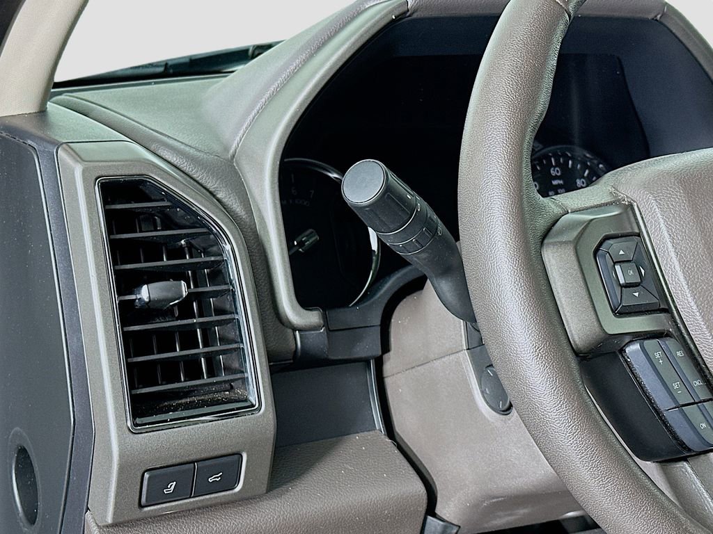 Used 2020 Ford Expedition XLT w/ Equipment Group 202A image 11