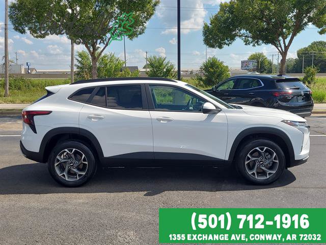 Used 2024 Chevrolet Trax LT w/ Driver Confidence Package FWD image 4