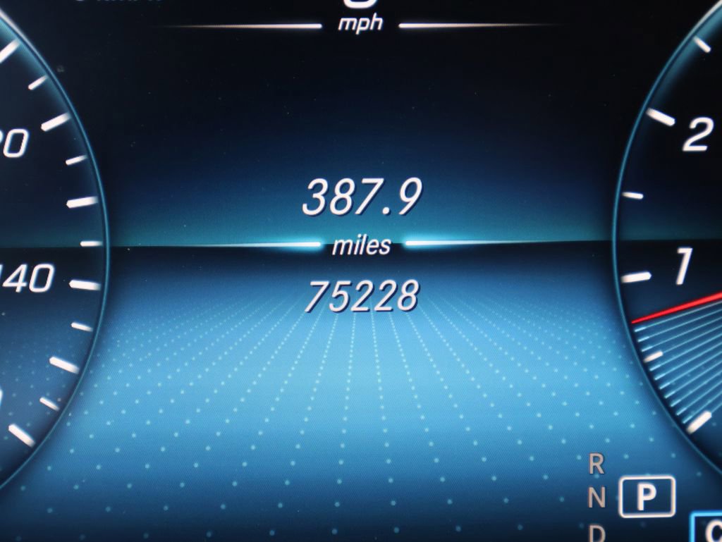 Used 2020 Mercedes-Benz GLC 300 4MATIC Coupe image 32