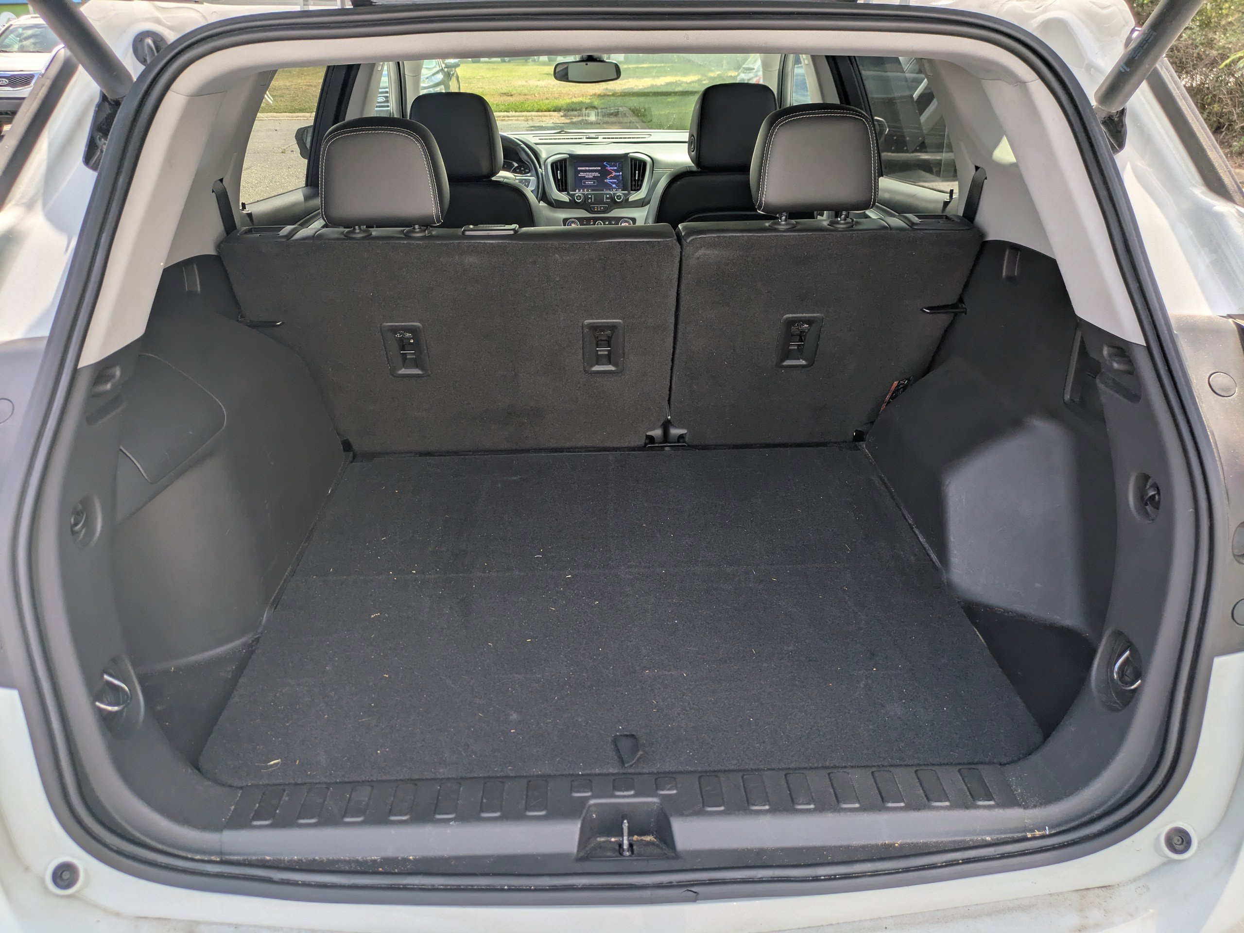 Used 2022 GMC Terrain SLT w/ Infotainment Package II image 13