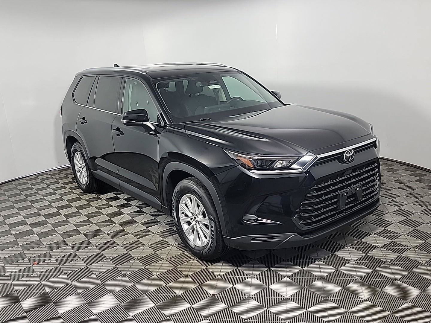 Used 2026 Toyota Grand Highlander AWD image 2