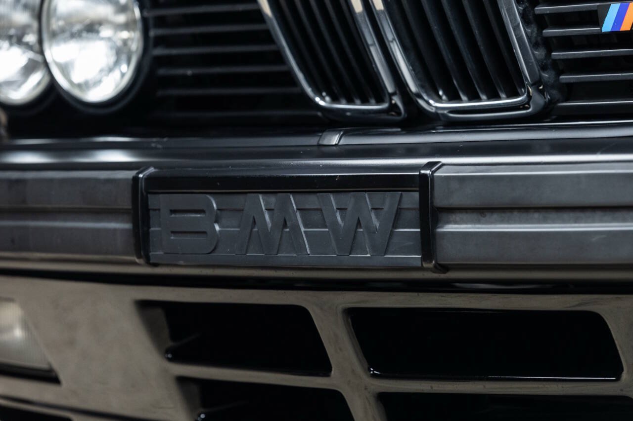 Used 1988 BMW M5 RWD image 22