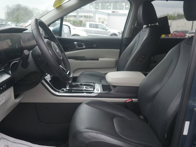 Used 2024 Kia Carnival SX Prestige image 40