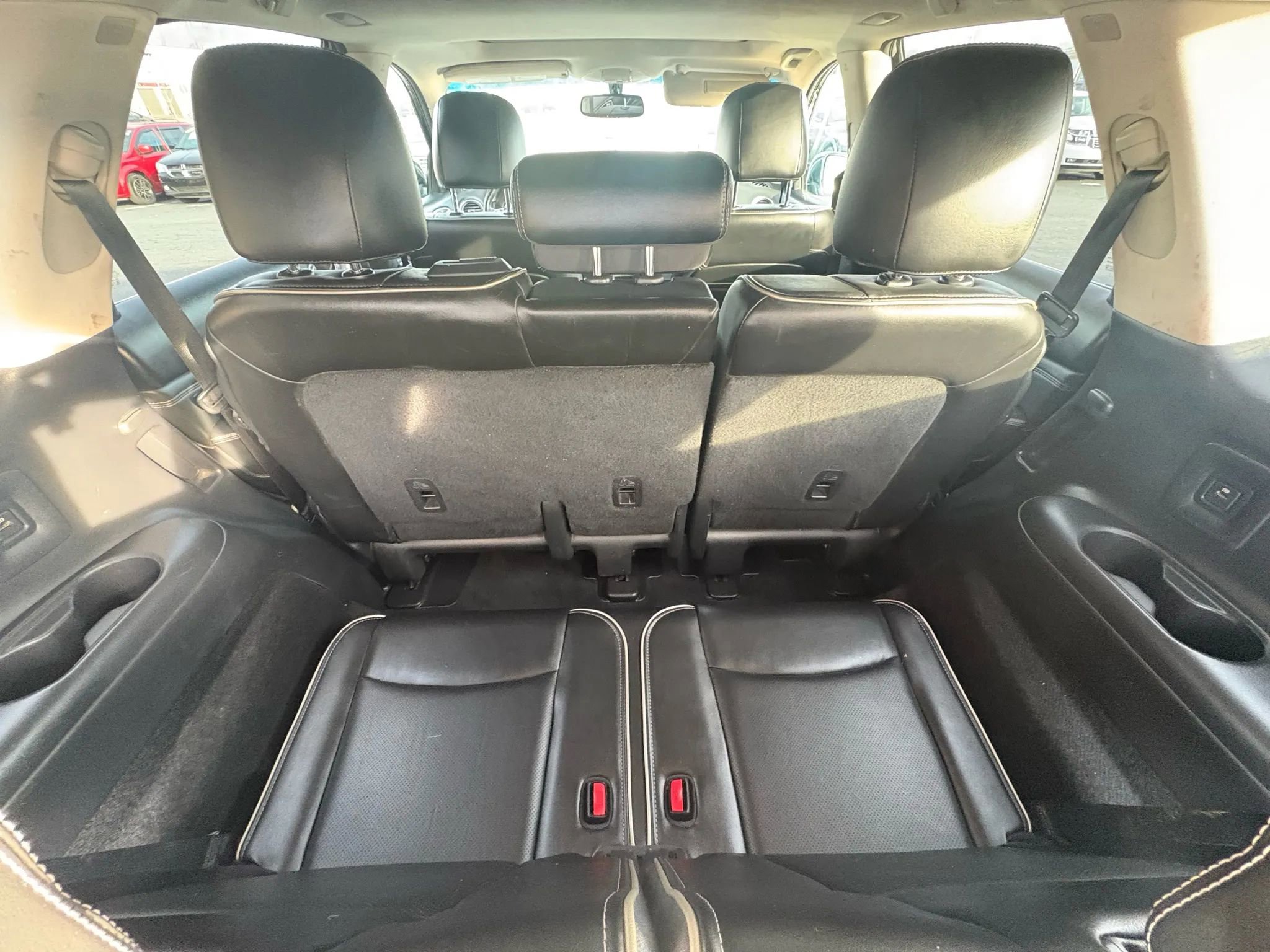 Used 2016 INFINITI QX60 3.5 Sport Utility 4D image 11