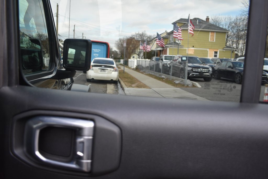 Used 2023 Jeep Wrangler Willys image 27