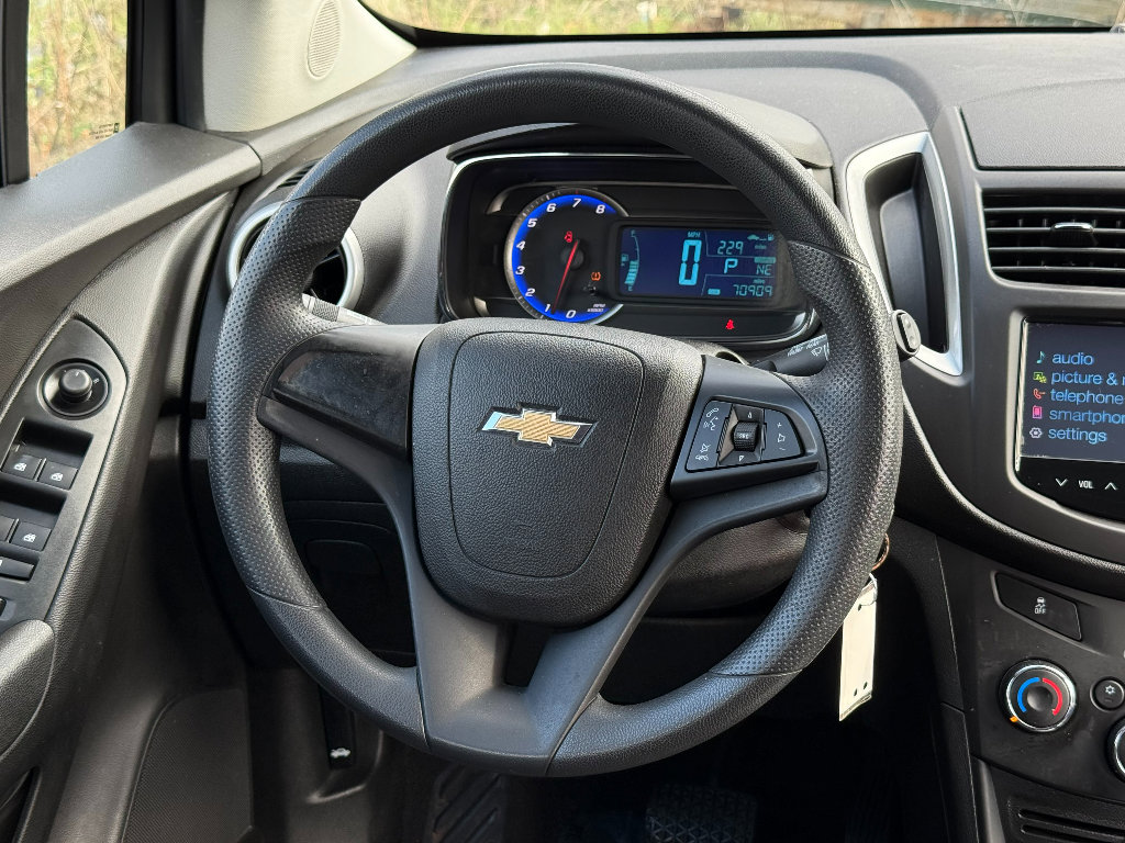Used 2016 Chevrolet Trax LS image 32