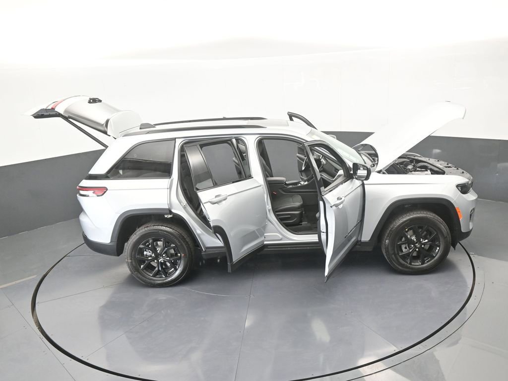 New 2025 Jeep Grand Cherokee Altitude image 63