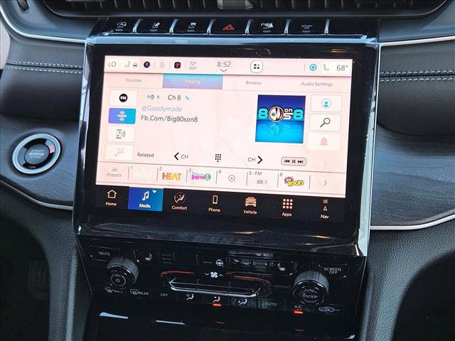 New 2025 Jeep Grand Cherokee Limited w/ Black Appearance Package image 13