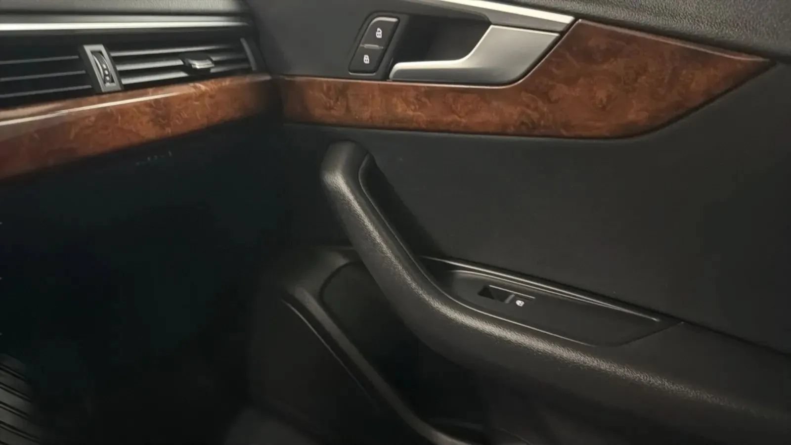 Used 2019 Audi A4 2.0T Premium w/ Convenience Package FWD image 16