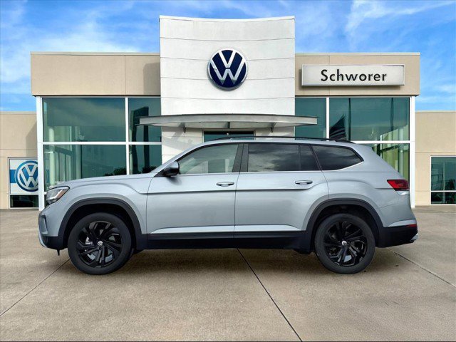 Certified 2023 Volkswagen Atlas SE w/ Black Wheel Package