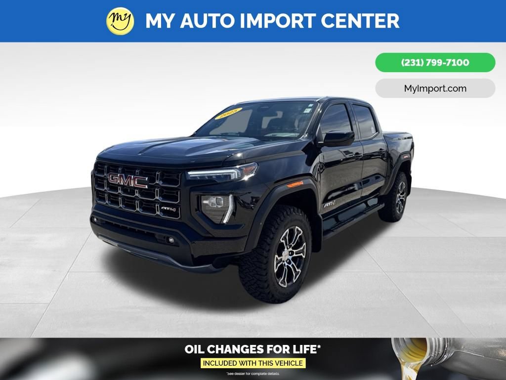Used 2025 GMC Canyon AT4 w/ AT4 Premium Package AWD/4WD image 3