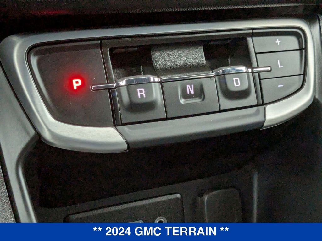 Used 2024 GMC Terrain SLE image 23