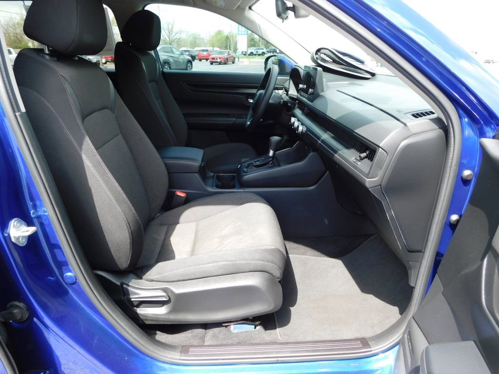 Used 2025 Honda CR-V LX image 16