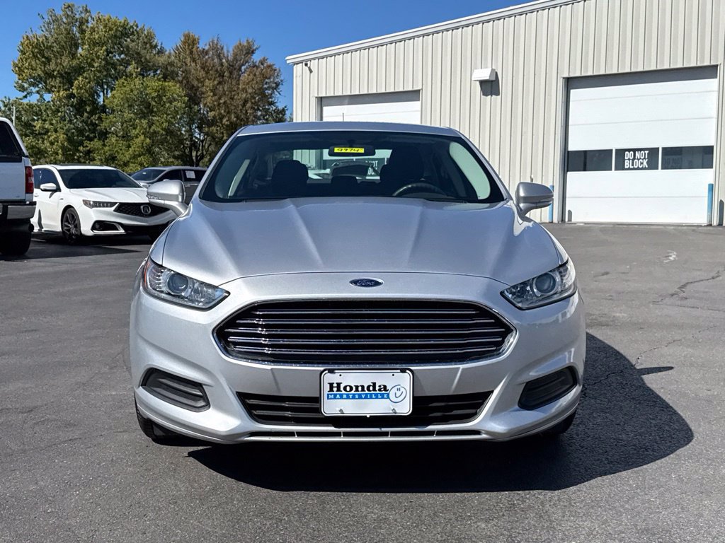 Used 2016 Ford Fusion SE FWD image 2