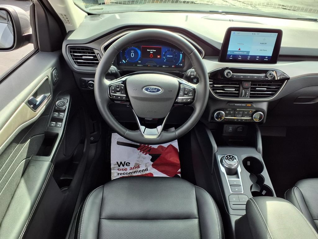 Certified 2022 Ford Escape SEL w/ Technology Package AWD/4WD image 9