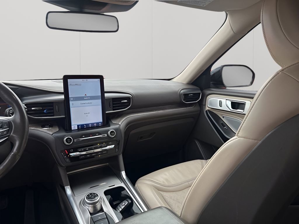 Used 2020 Ford Explorer Platinum w/ Premium Technology Package image 24