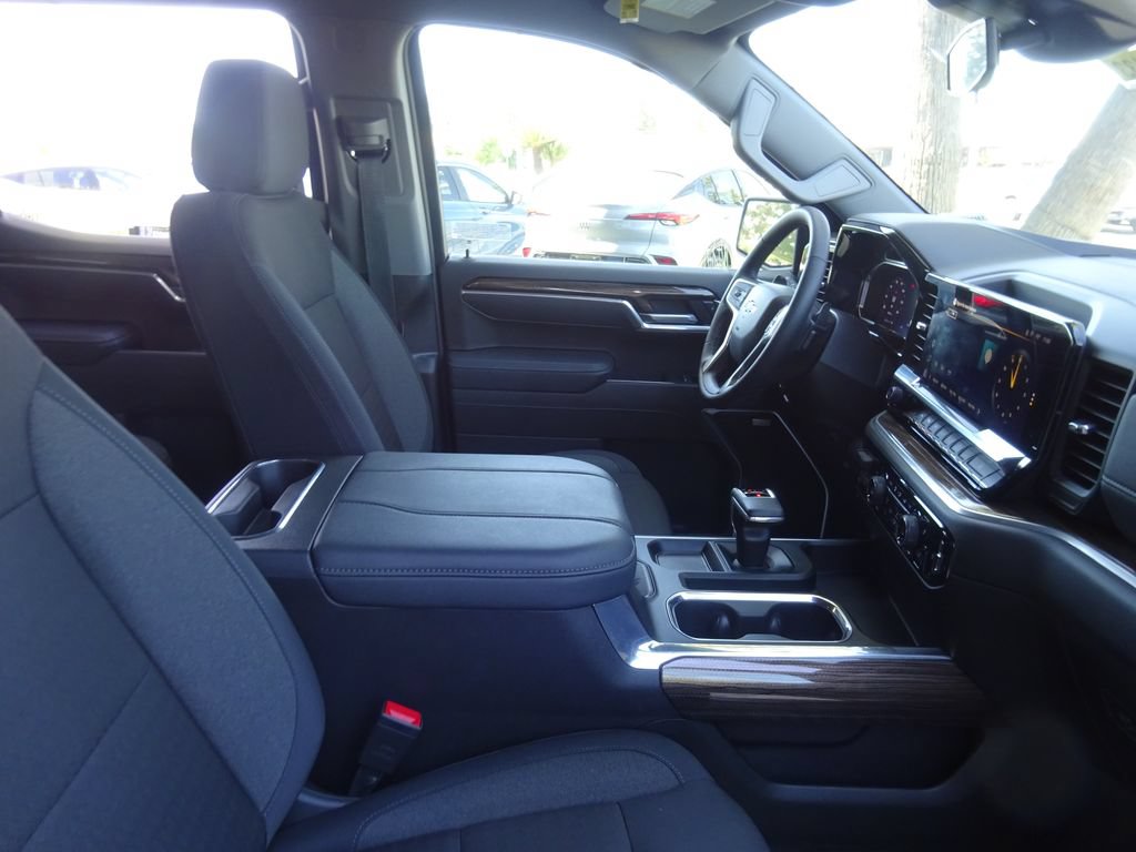 Certified 2026 Chevrolet Silverado 1500 RST w/ Safety Package AWD/4WD image 17