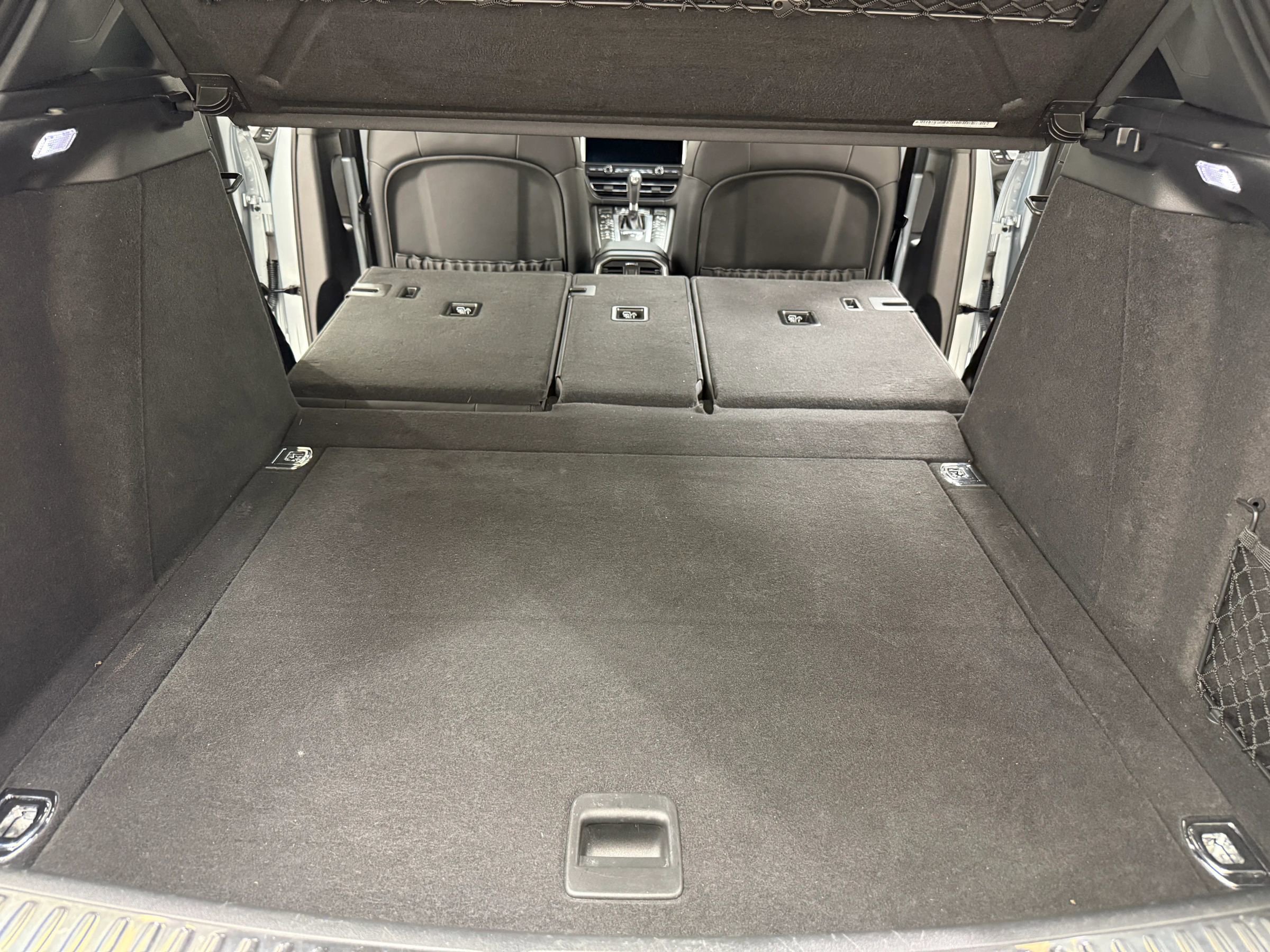 Used 2020 Porsche Macan S image 44