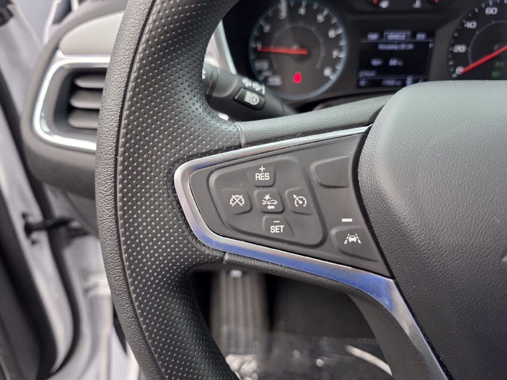 Used 2023 Chevrolet Equinox LS w/ Driver Confidence II Package FWD image 18