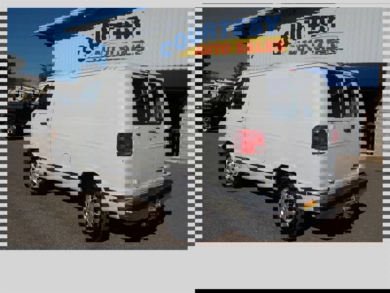 Used 2002 Dodge B1500 image 5