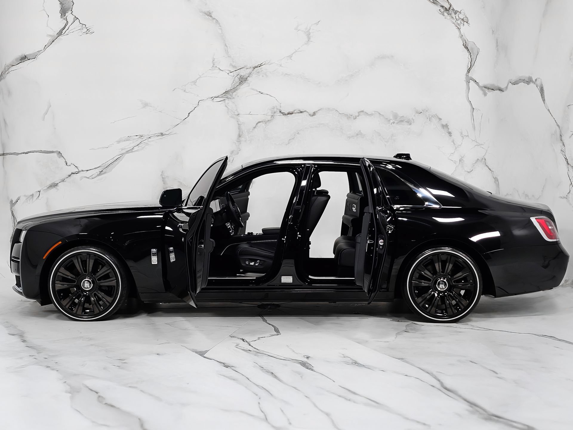 Used 2023 Rolls-Royce Ghost w/ Ghost Package AWD/4WD image 13