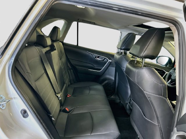 Used 2023 Toyota RAV4 XLE Premium FWD image 29
