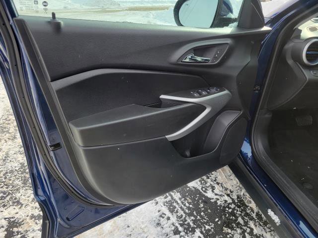 Used 2024 Chevrolet Trax LS w/ LS Convenience Package image 6