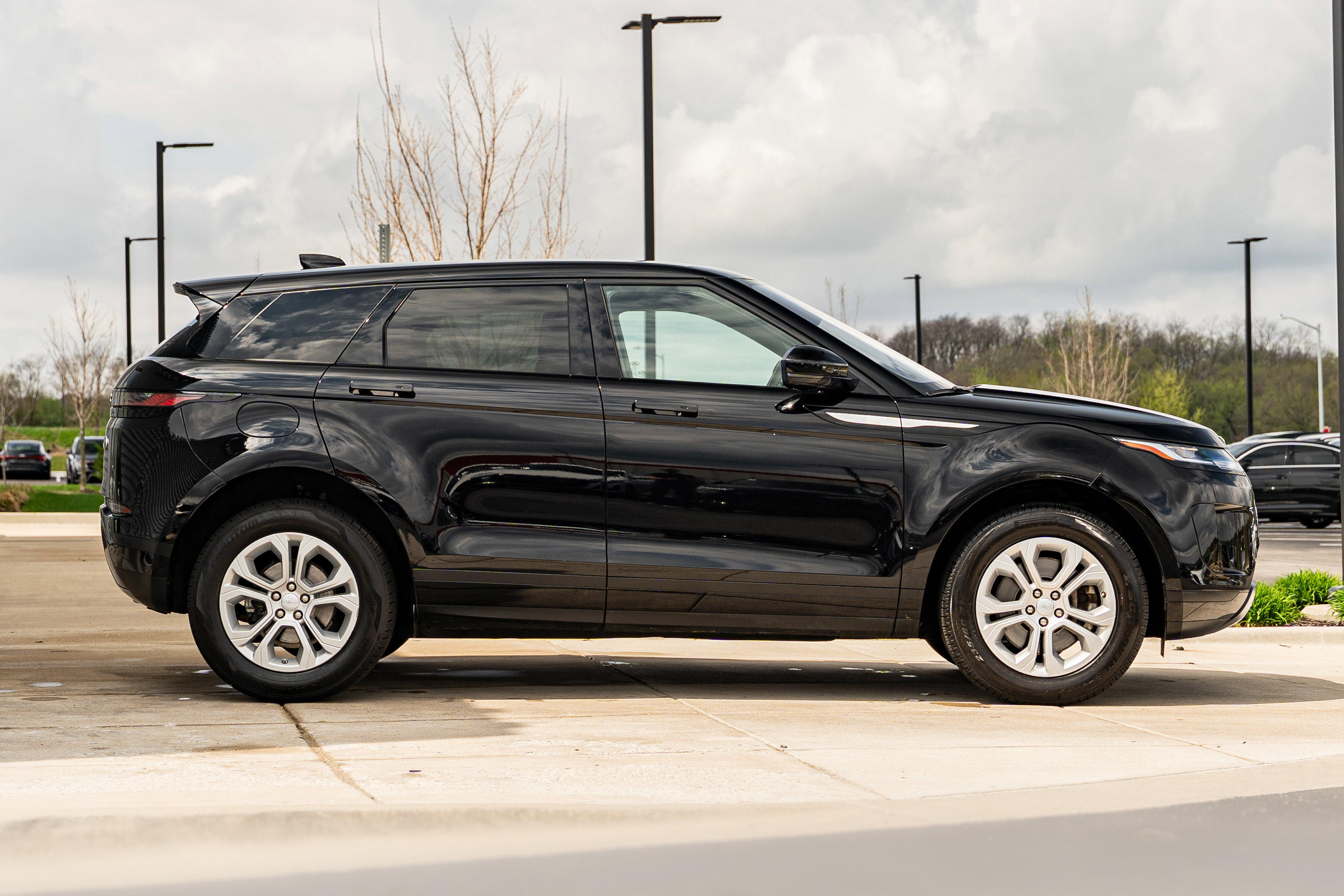 Used 2020 Land Rover Range Rover Evoque S image 3
