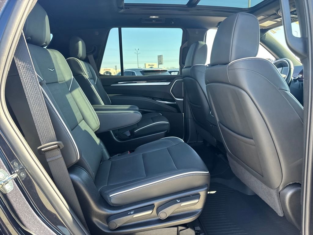 Certified 2025 Cadillac Escalade Premium Luxury image 14