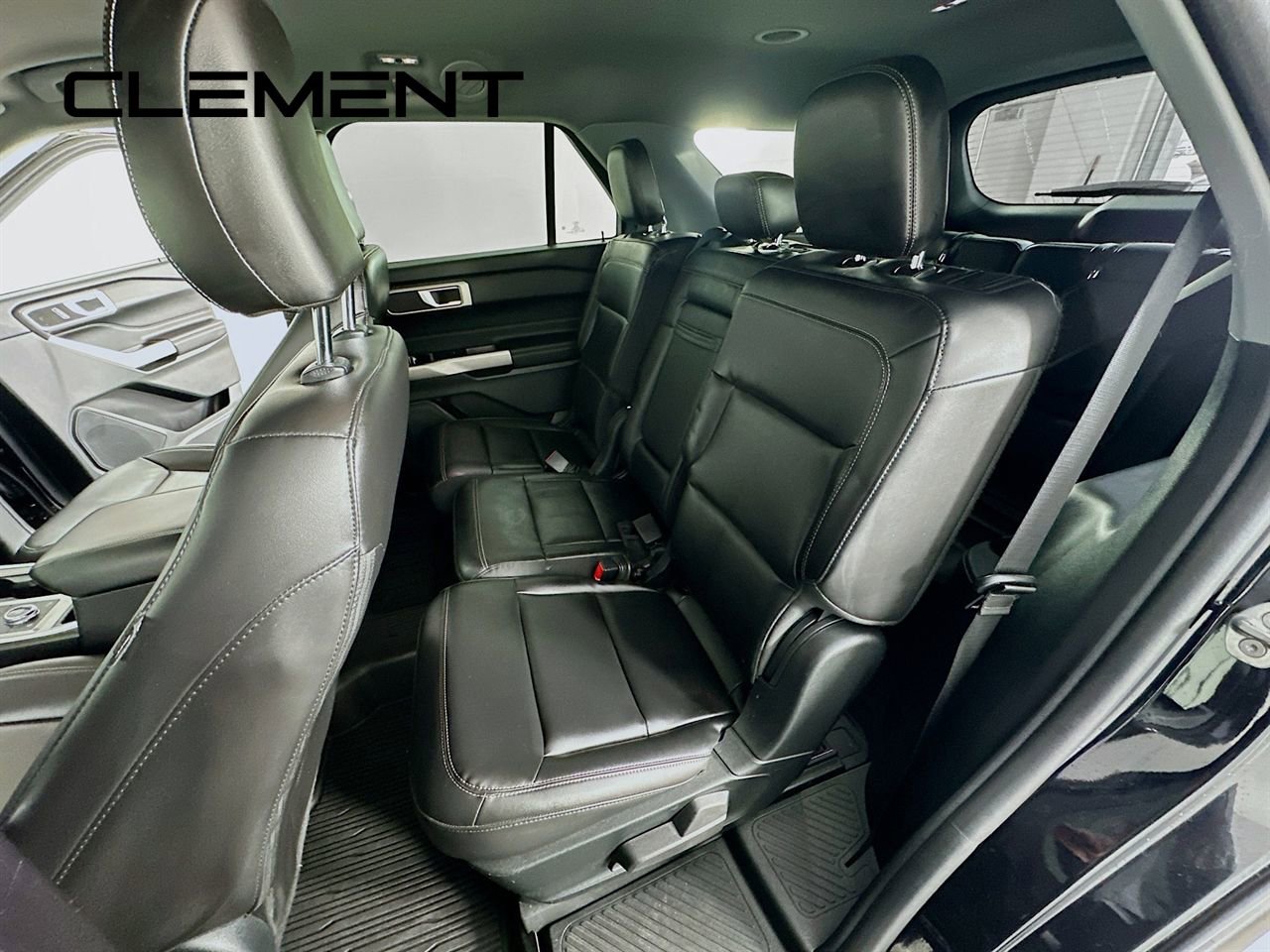 Certified 2022 Ford Explorer XLT w/ Equipment Group 202A image 31