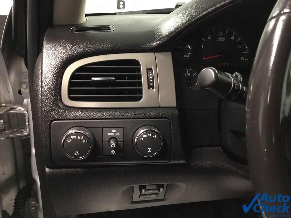 Used 2012 Chevrolet Avalanche LT w/ Suspension Package, Off-Road image 28