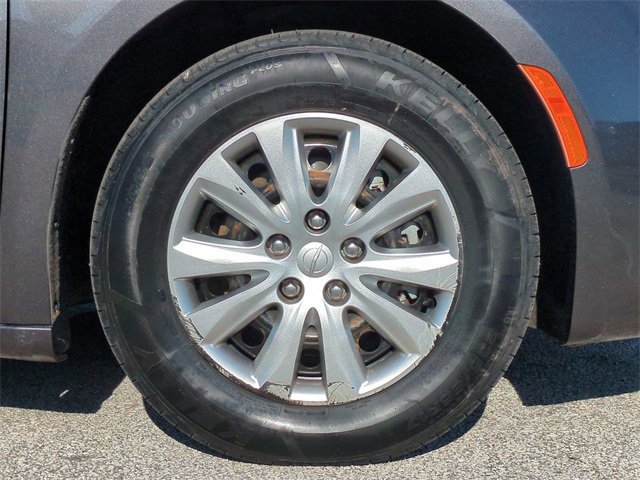 Used 2021 Chrysler Voyager L image 11