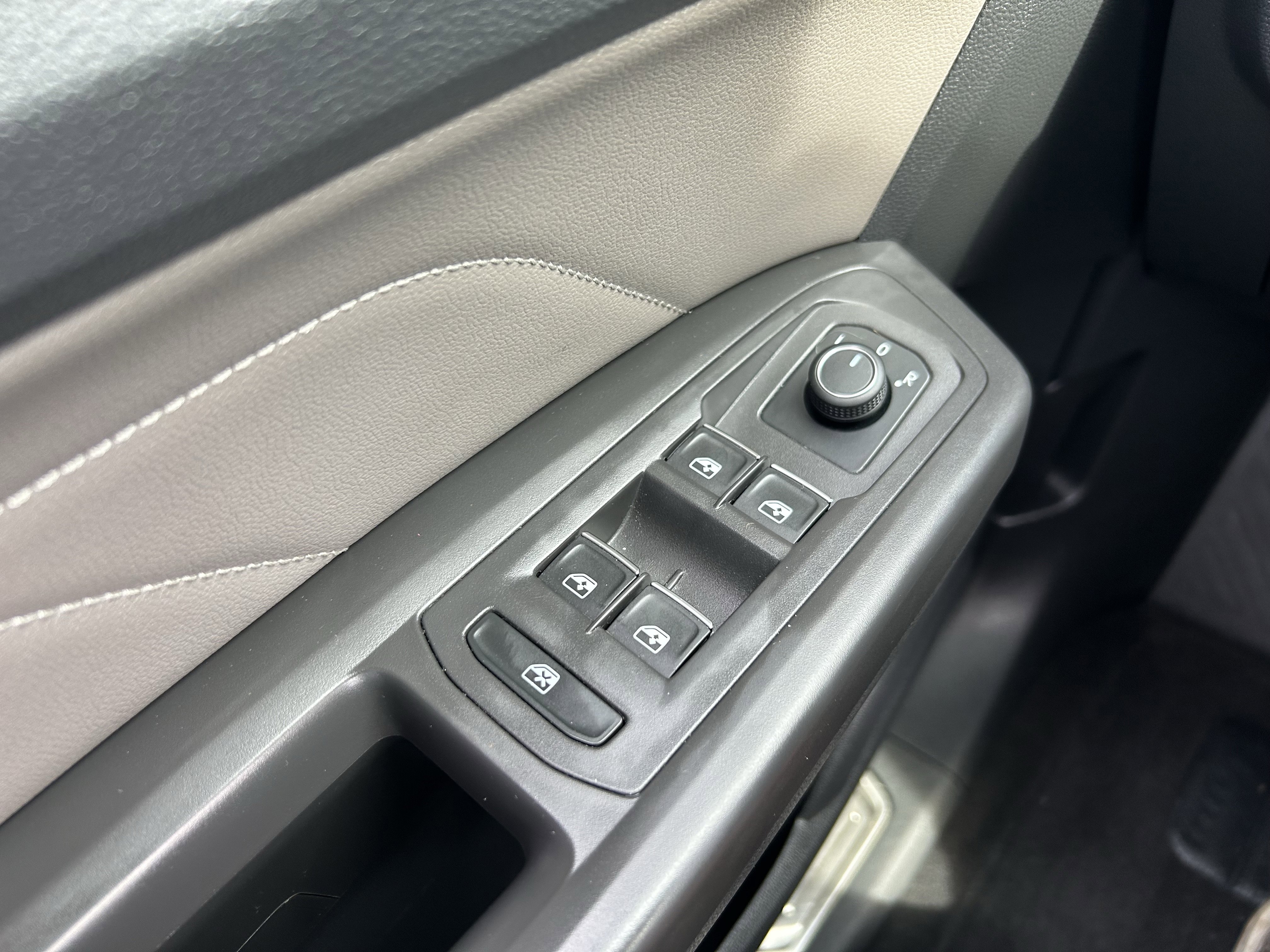 Certified 2023 Volkswagen Atlas SEL R-Line AWD/4WD image 21