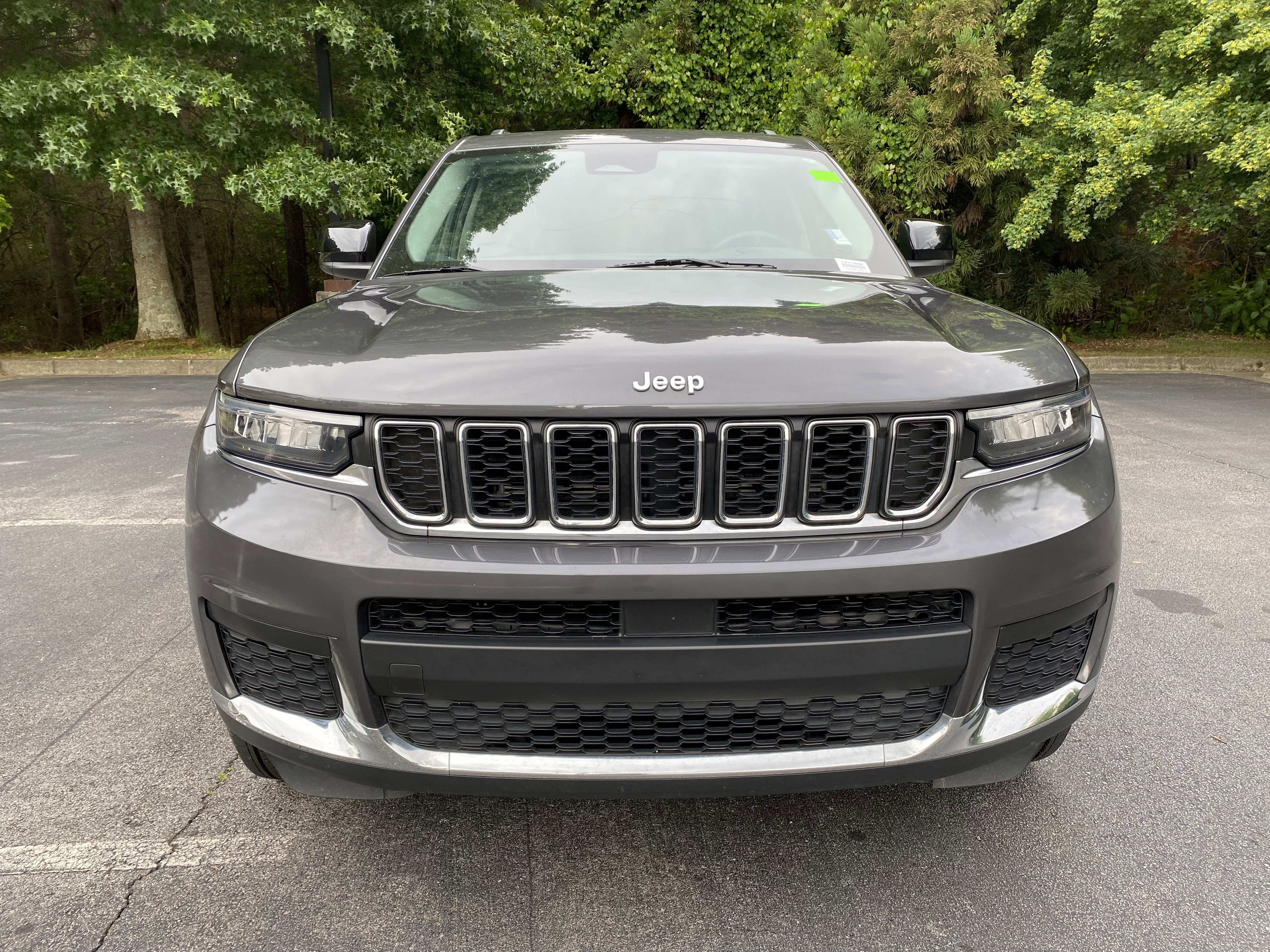 Used 2022 Jeep Grand Cherokee L Laredo w/ Luxury Tech Group I AWD/4WD image 3
