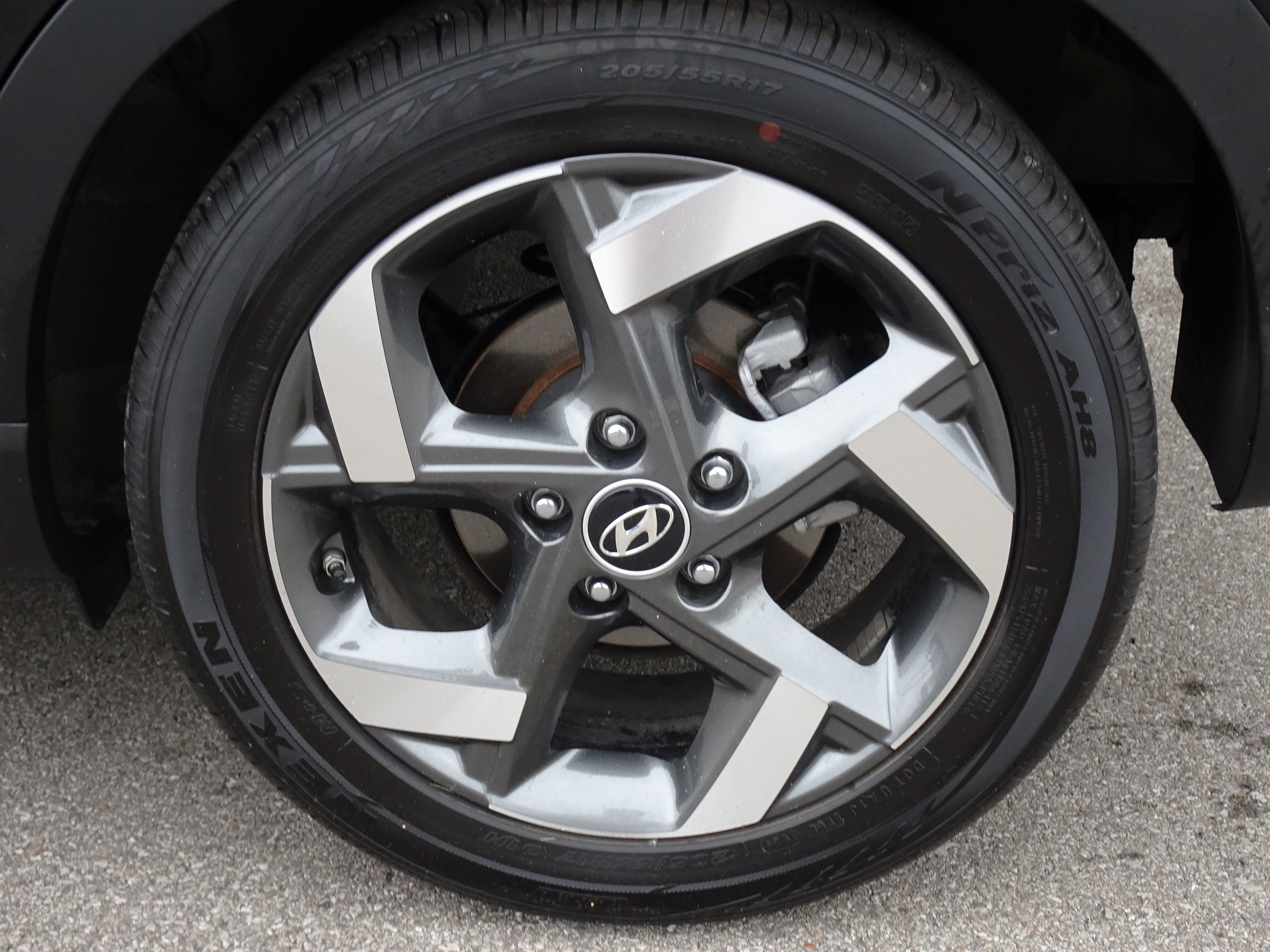 Used 2023 Hyundai Venue SEL FWD image 27