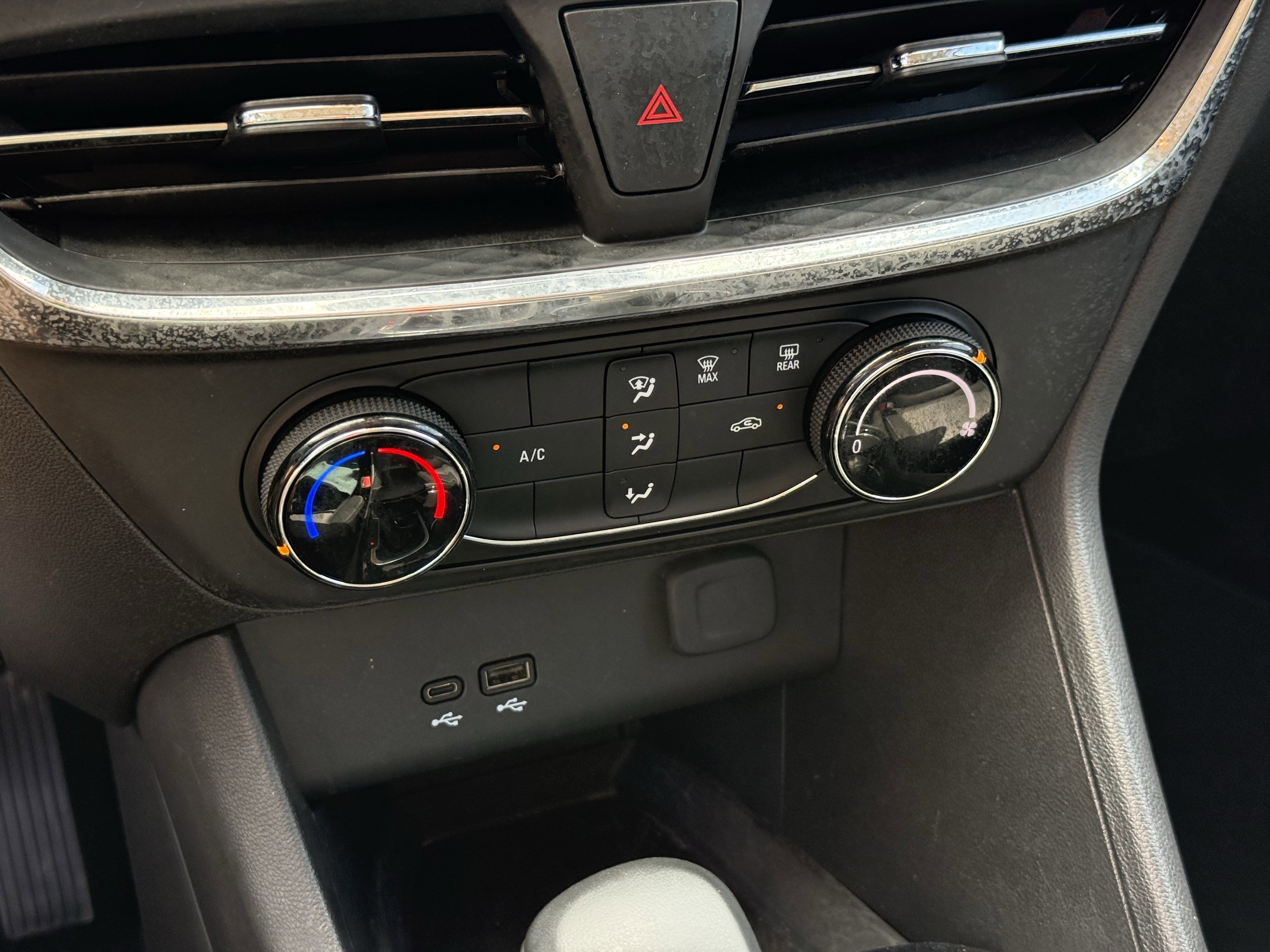 Used 2025 Buick Encore GX Preferred FWD image 25