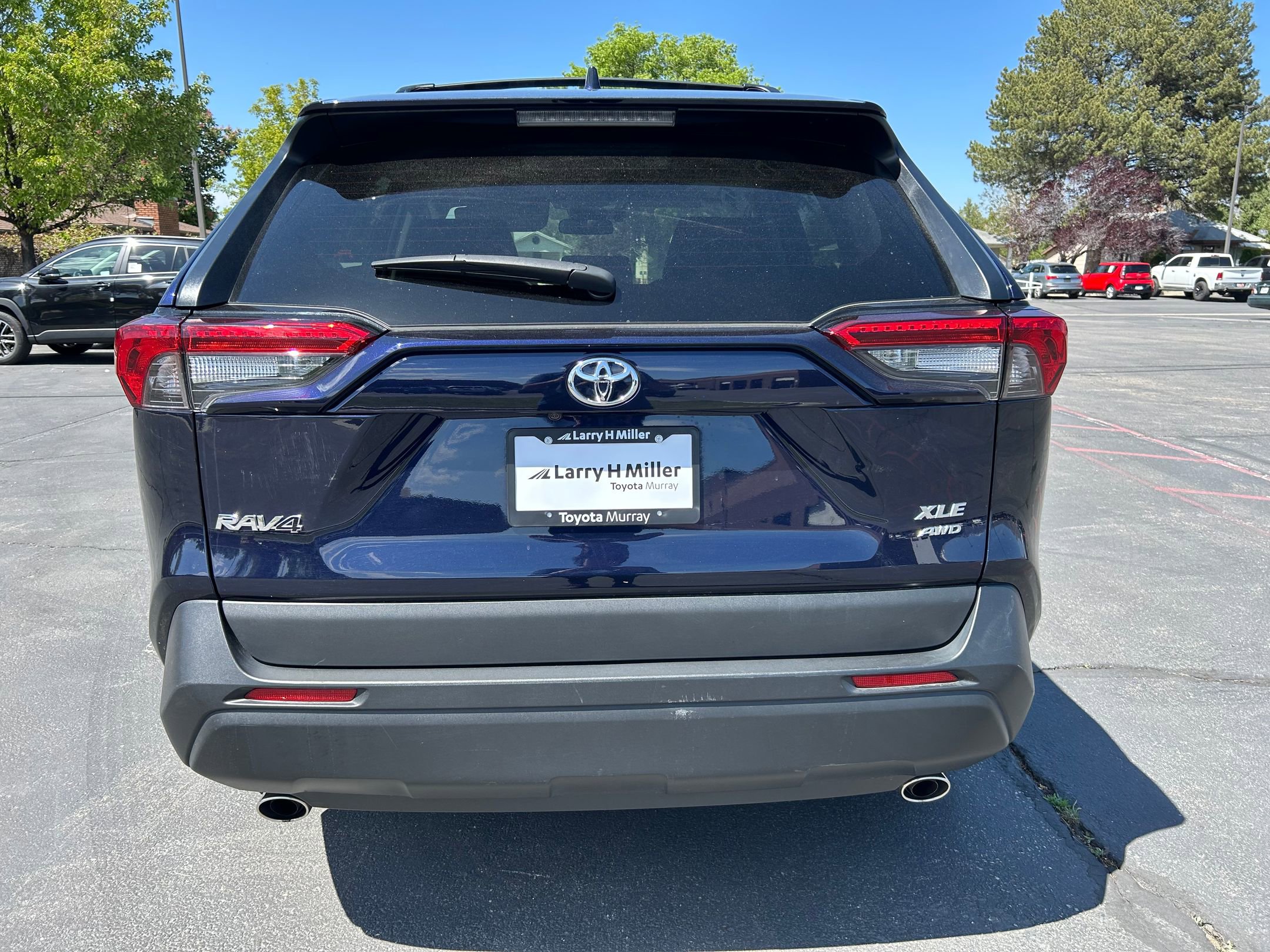 Used 2023 Toyota RAV4 XLE w/ Convenience Package AWD/4WD image 4