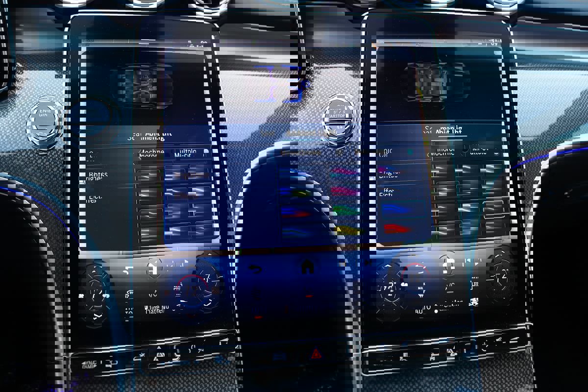 Used 2025 Mercedes-Benz C 300 Sedan image 27