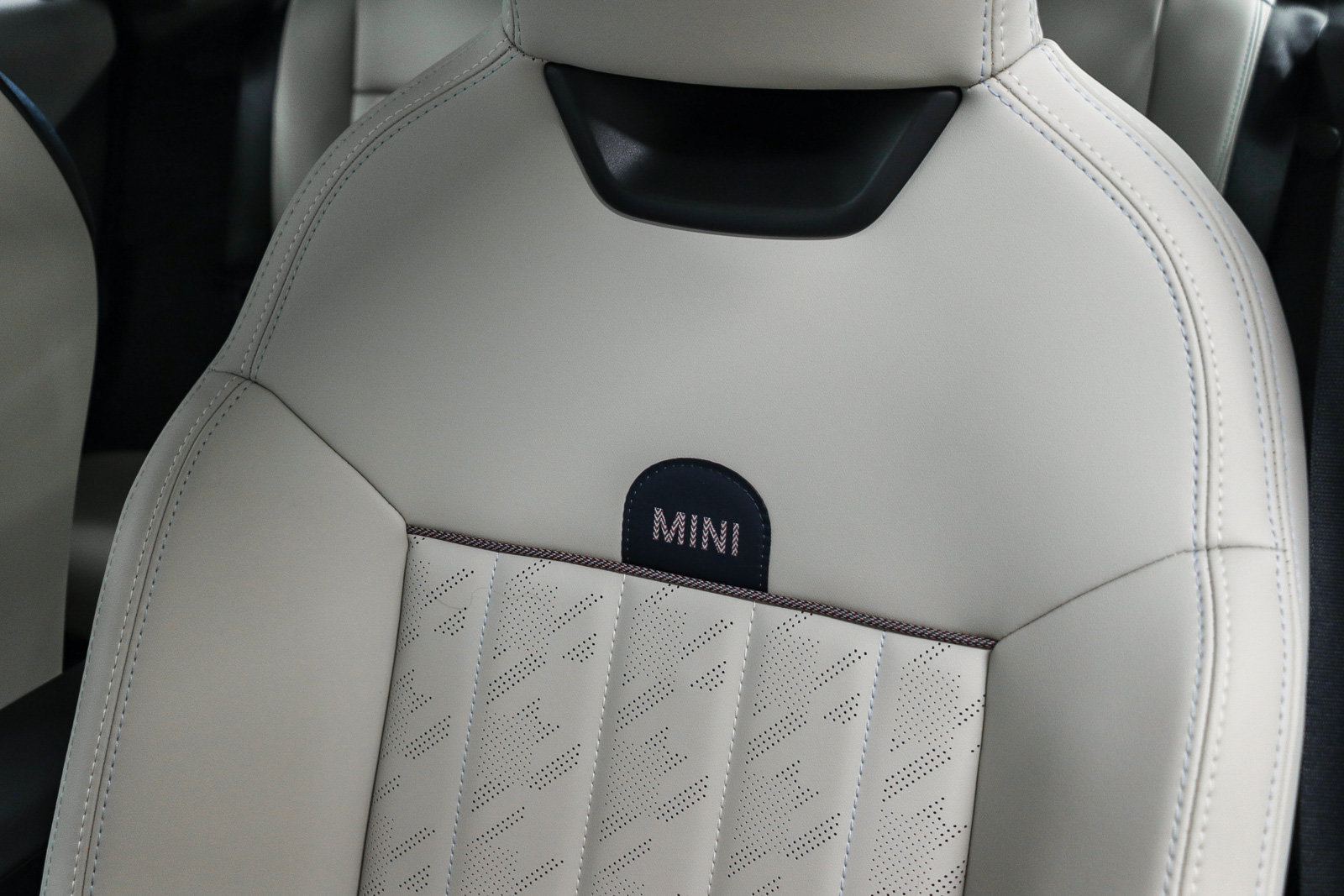Used 2026 MINI Cooper S FWD image 23